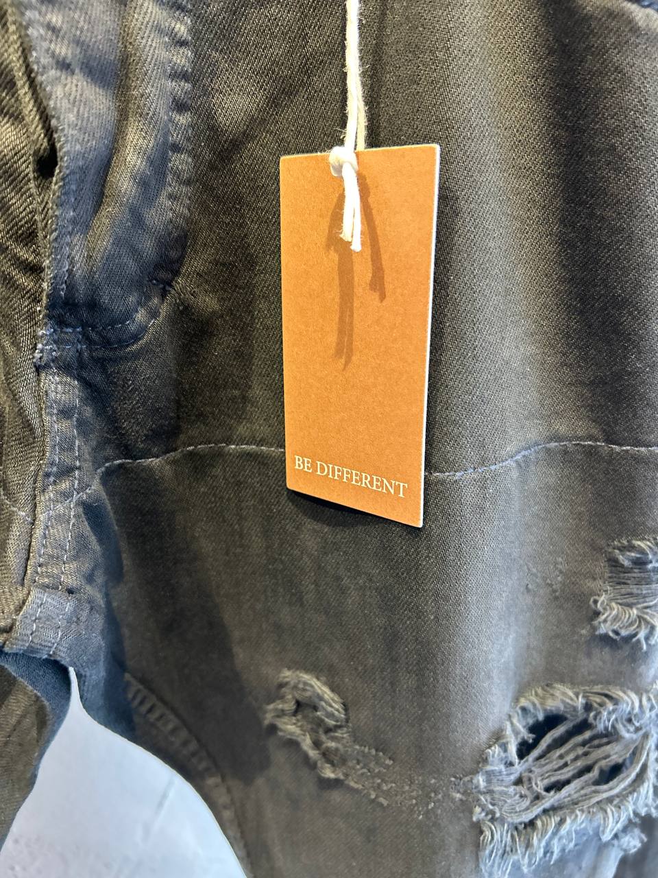 Jeans - BE DIFFERENT