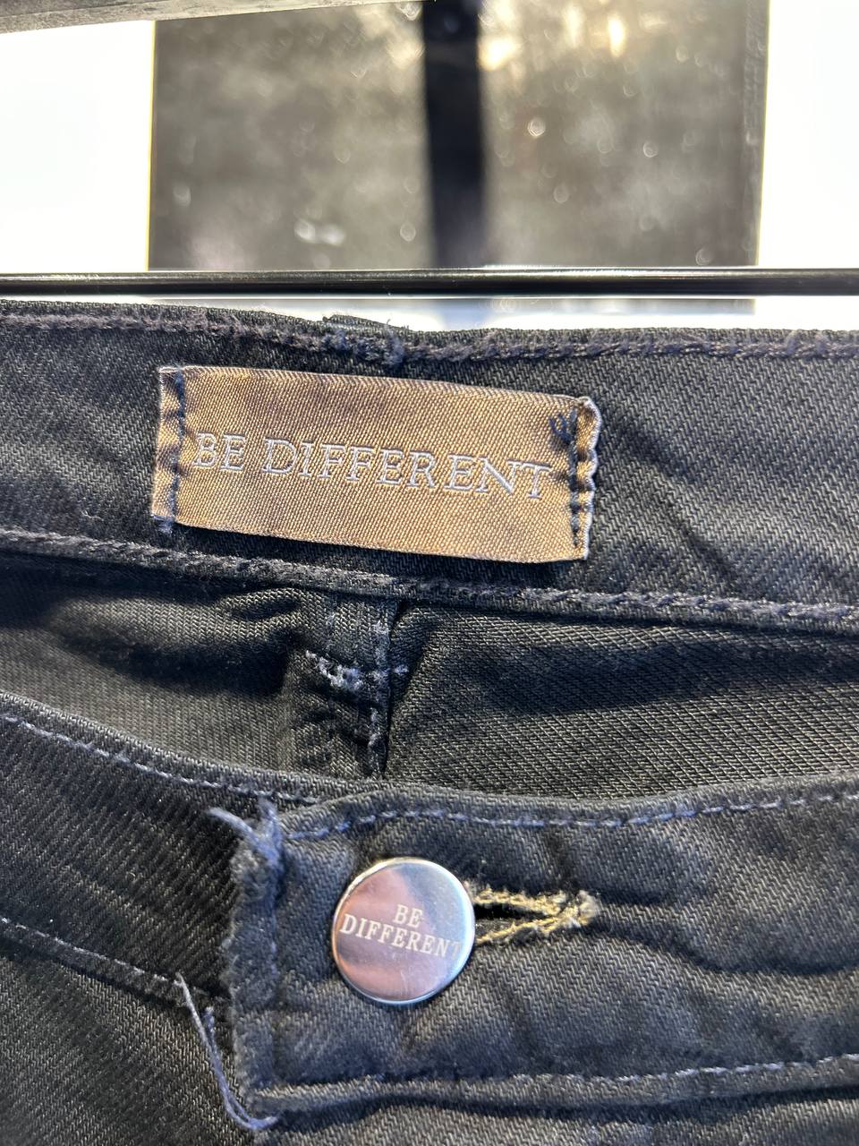 Jeans - BE DIFFERENT