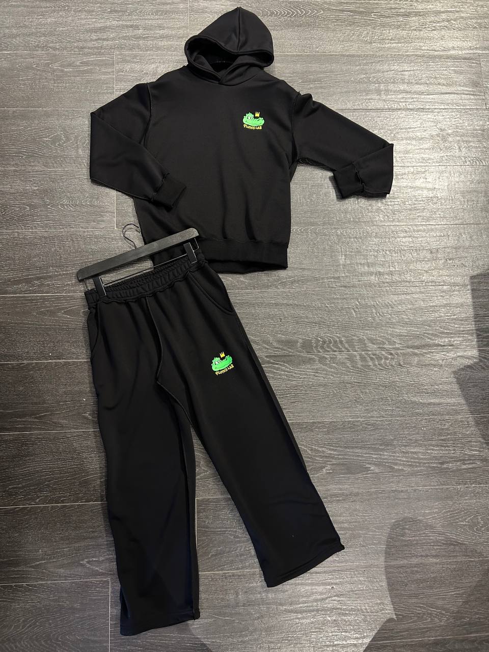 Tuta coordinata Sportiva Nera - PLUTO'S CLOTH